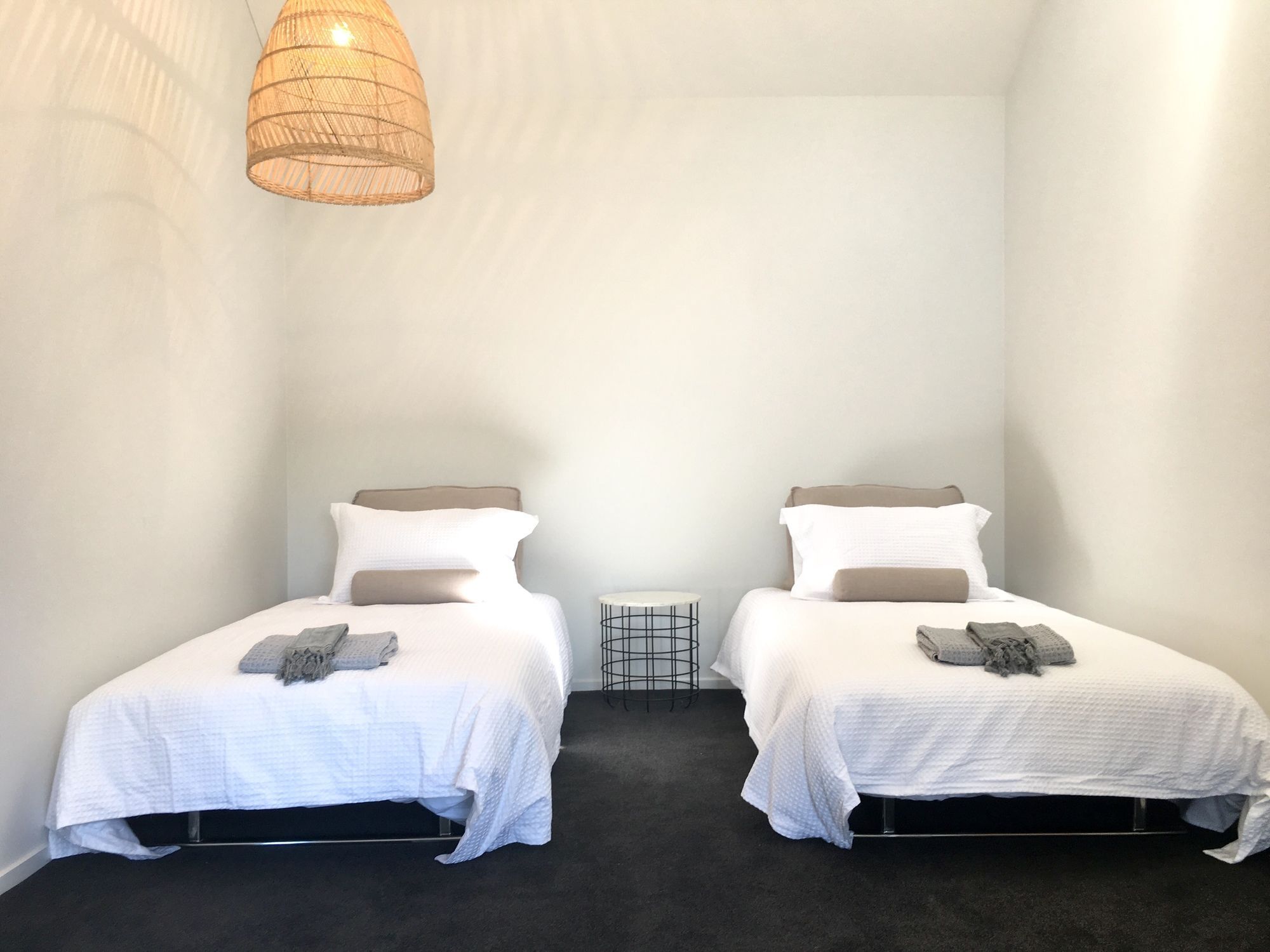 Number 1 - Chic Inner City Rooms Christchurch Bagian luar foto